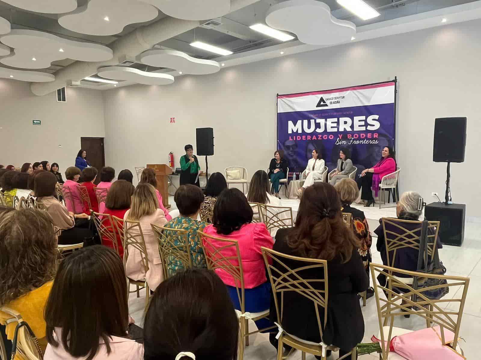 Realizan foro anual Mujeres sin Fronteras