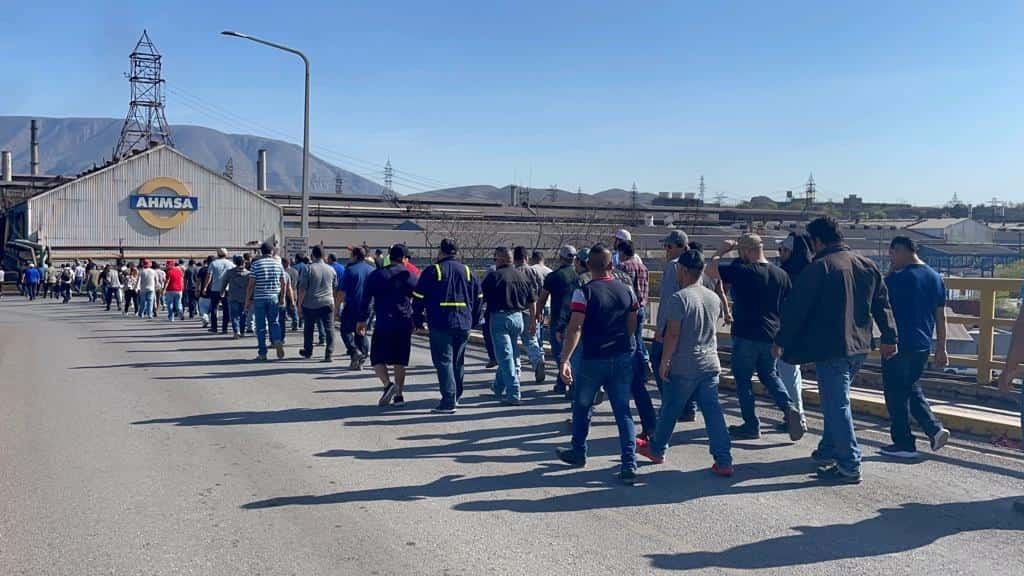 Altos Hornos de México propone venta de materiales para pagar salarios