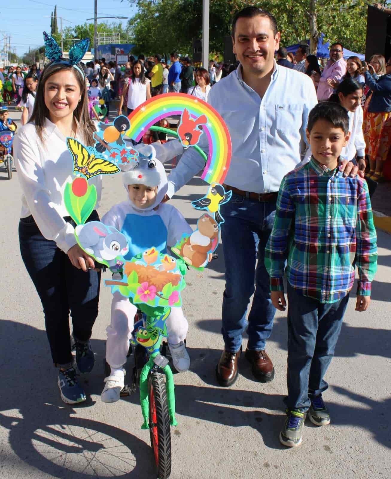 Realizan desfile de primavera 2024 en las principales calles de Allende