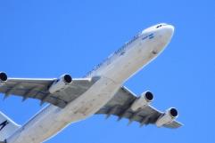 Renuncia presidente ejecutivo de Boeing en medio de fuerte crisis