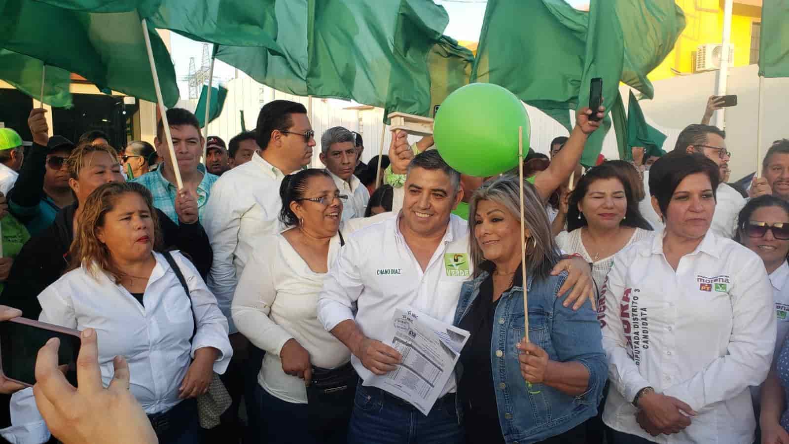 "Chano" Dìaz se Registra para Candidato por la Alcaldia de Sabinas