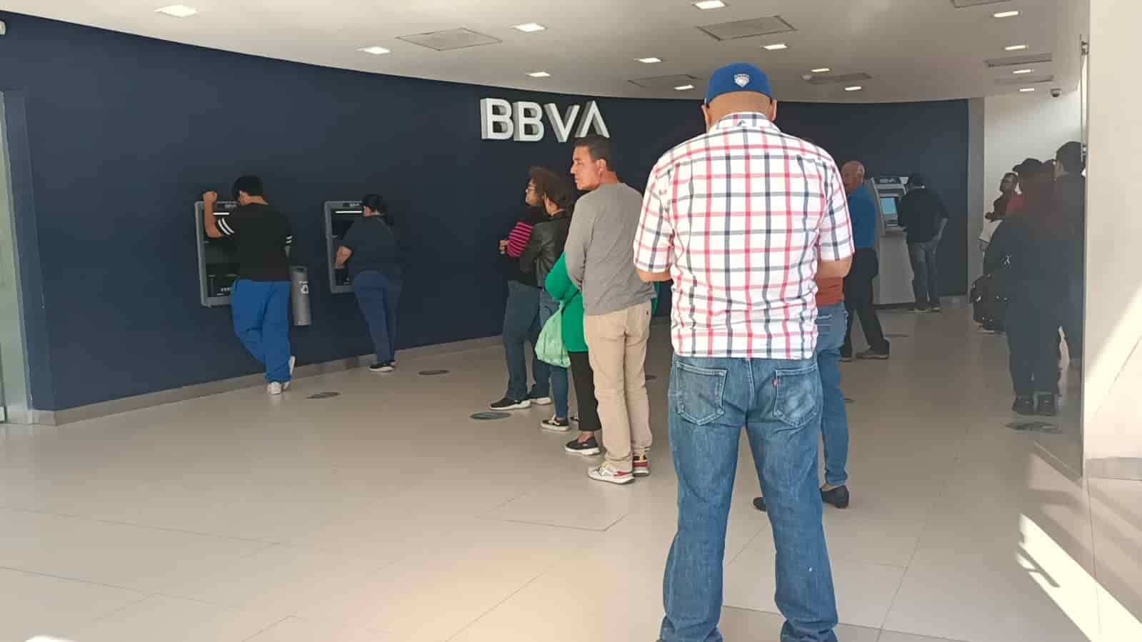Adelantan pago para pensionados del ISSSTE por suspensión de actividades de bancos.