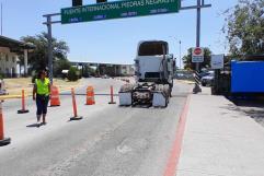 Caos por LARGAS FILAS el Puente Internacional 2, Transportistas en espera