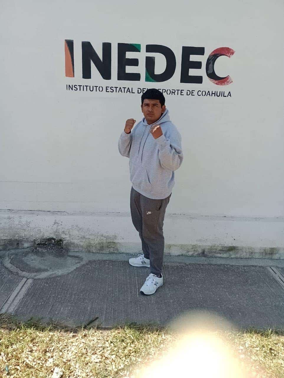 Destaca Manuel en torneo de Box