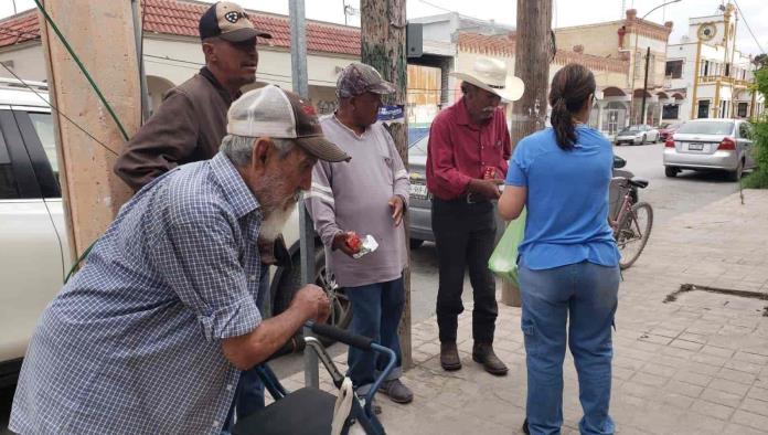 Ofrecen almuerzos a personas necesitadas