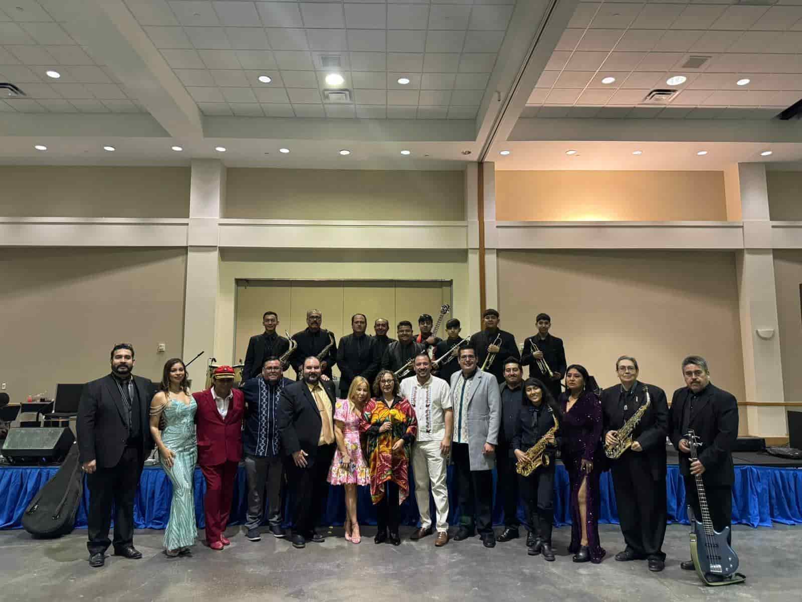 La presentación de la banda Santiago de la Monclova en Eagle Pass no solo fue un evento cultural memorable, sino también un testimonio del poder de unidad que se logra a través de la música.