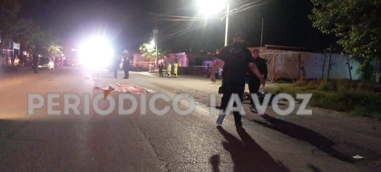 El responsable de la tragedia escapó en automóvil color rojo.