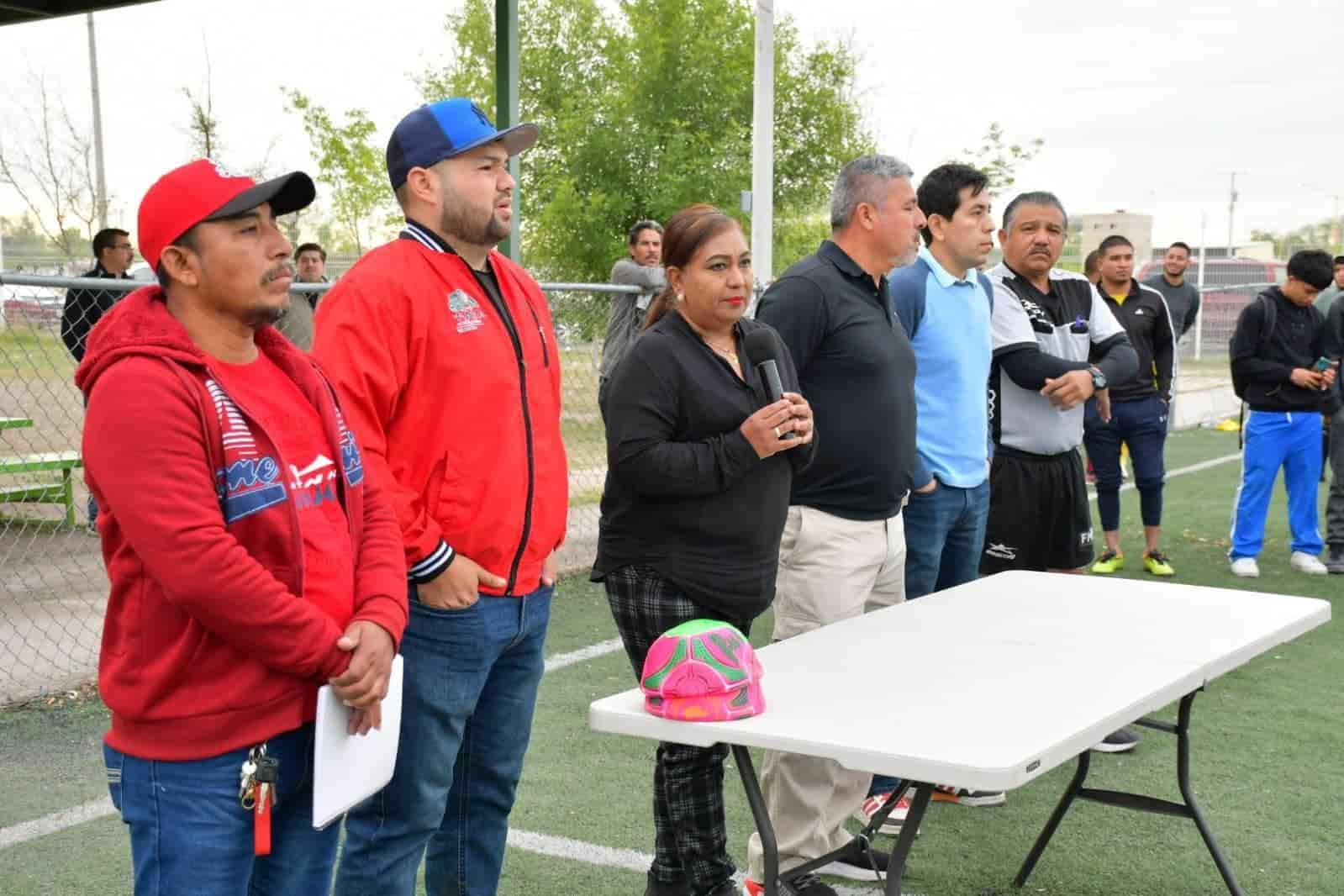 Inauguran liga varonil de Fútbol 7 en Nava