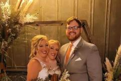 Abby Hensel, la gemela siamesa, responde a críticas por su boda
