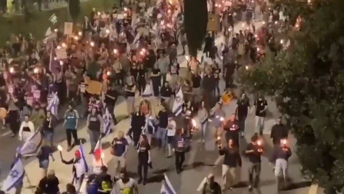 Estallan las protestas en Israel; Piden paz y la salida del primer ministro