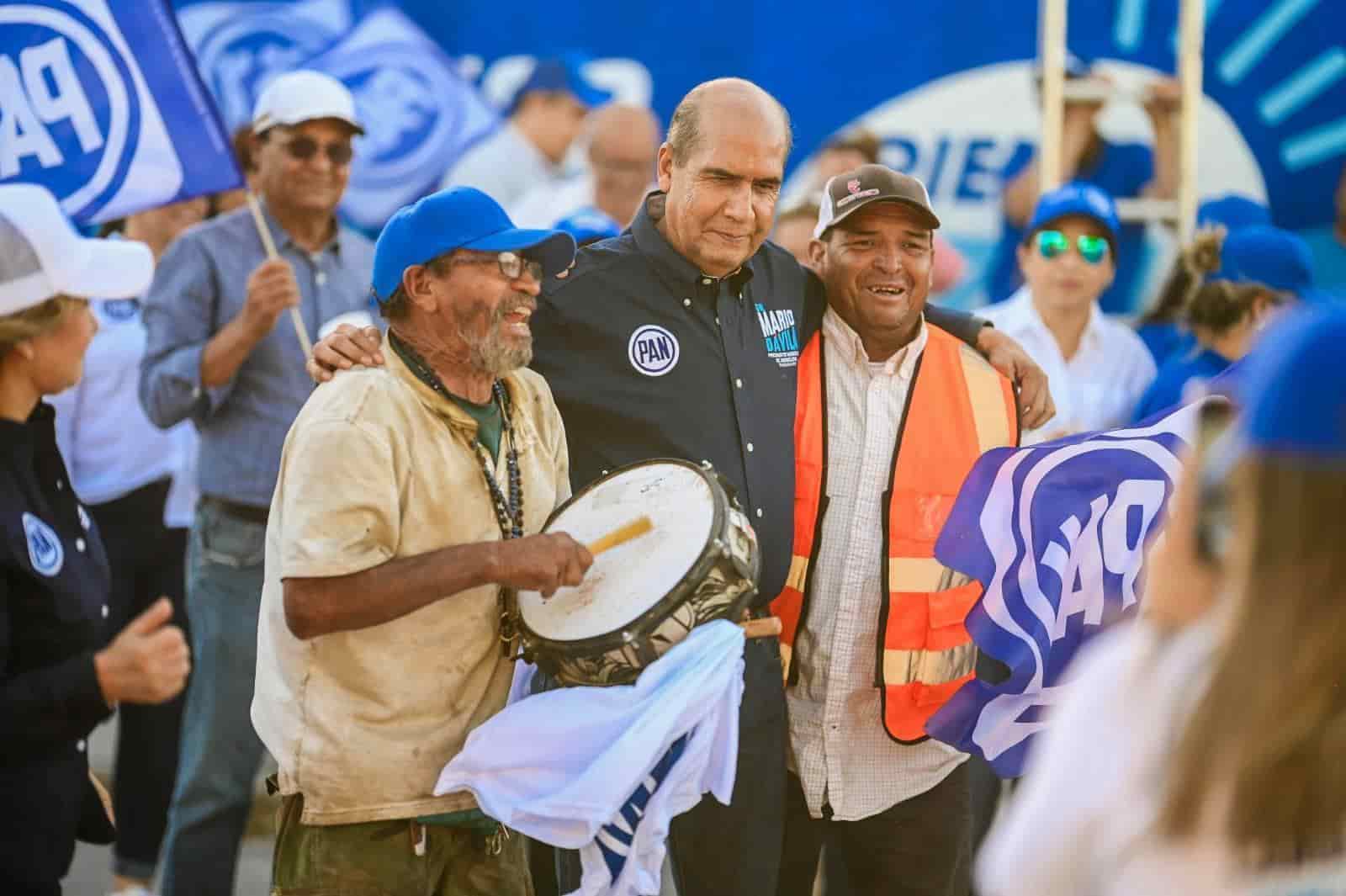 El candidato del PAN, Dr. Mario Dávila Delgado, intensifica su presencia en Monclova con recorridos extensivos por toda la ciudad, promoviendo un acercamiento directo con la comunidad.