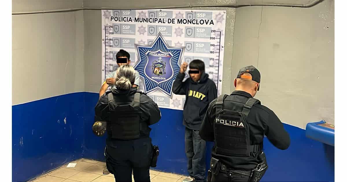 Mauricio y Brandon fueron arrestados por pelear a golpes.