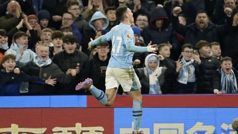 Foden marcó triplete en la victoria del Manchester City.