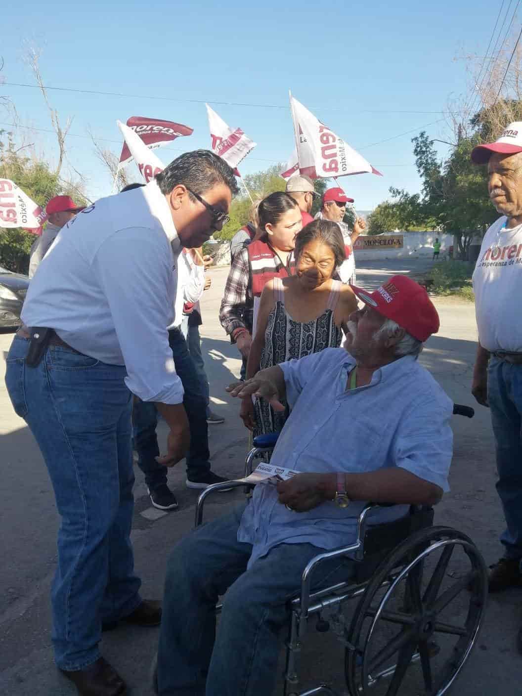 El candidato de MORENA, Roberto Piña recorrió diversas  calles en busca del voto ciudadano.