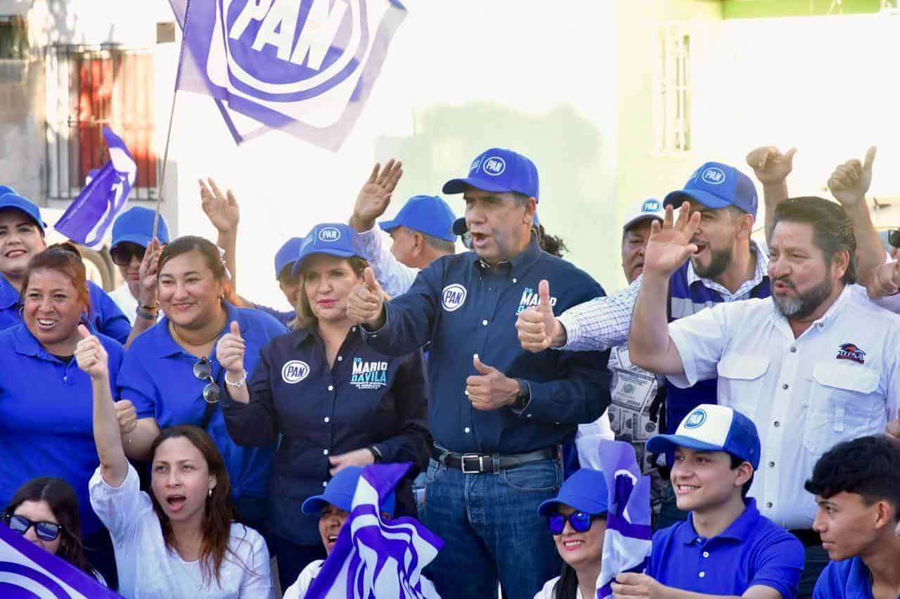 Durante su recorrido, el Dr. Mario Dávila reafirmó su compromiso con el crecimiento y desarrollo de Monclova, asegurando la llegada de obras y servicios públicos a cada sector, impulsando el progreso y la modernidad.