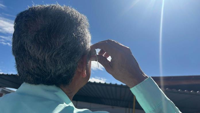 Se quedaron escuelas con 30 mil lentes para eclipse