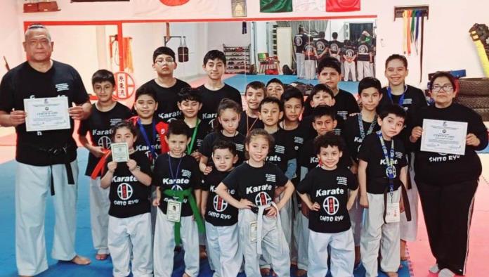 Sabineses Participarán en Torneo Mundial de Karate