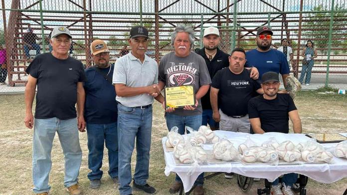 Inauguran liga de Béisbol de Novatos y Aficionados en Nava Inauguran liga de Béisbol de Novatos y Aficionados en Nava