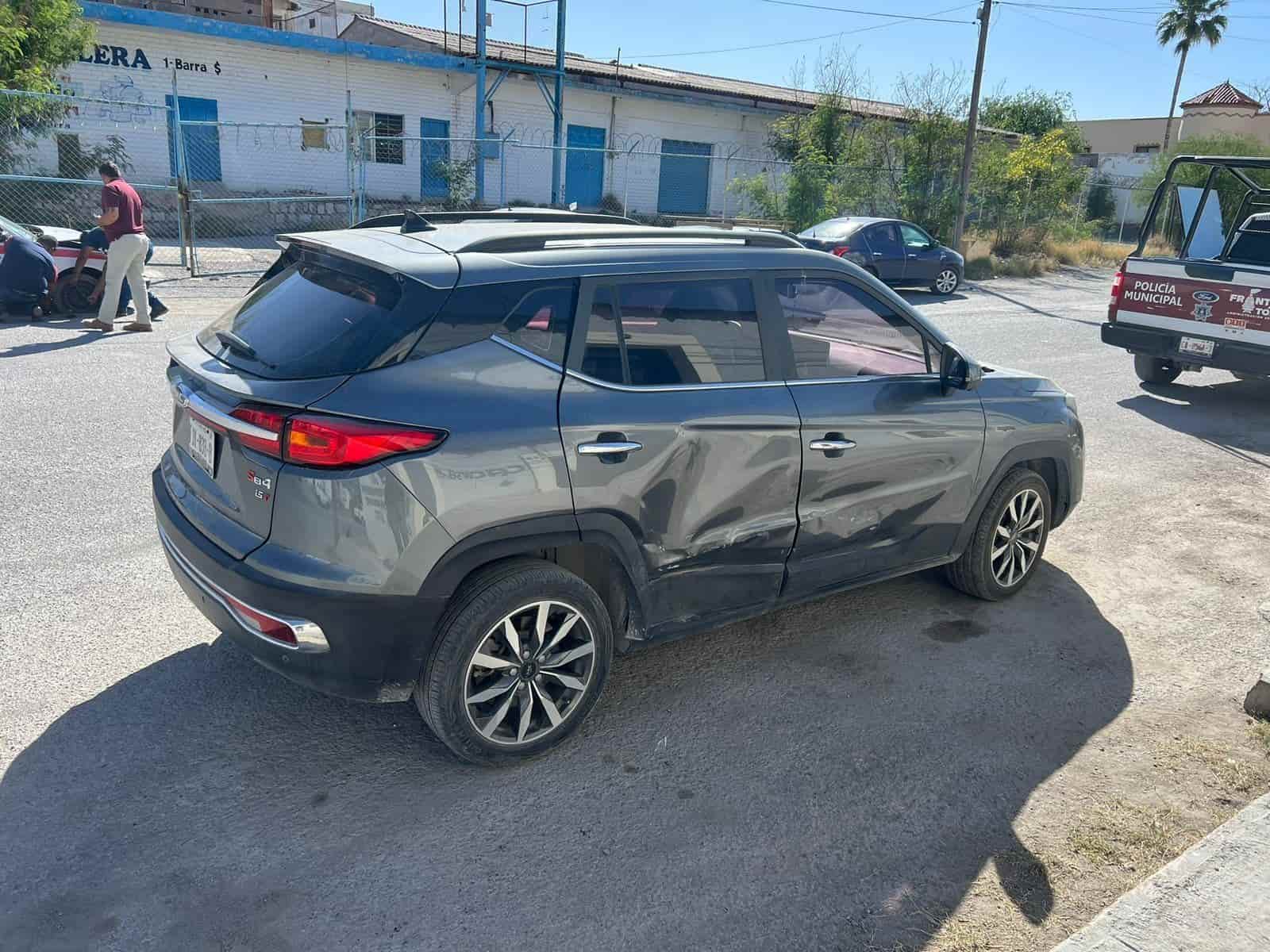 Se le atraviesa a taxi en peligroso crucero