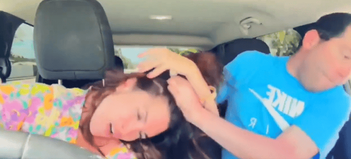 VIDEO: Influencer fue ARRESTADA por golpear a su novio en una transmisión