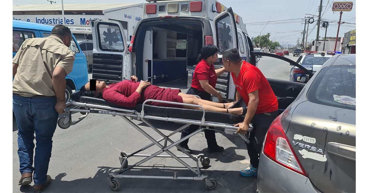 Eliza fue estabilizada y llevada por socorristas del GRUM a la Clínica 7 del IMSS.
