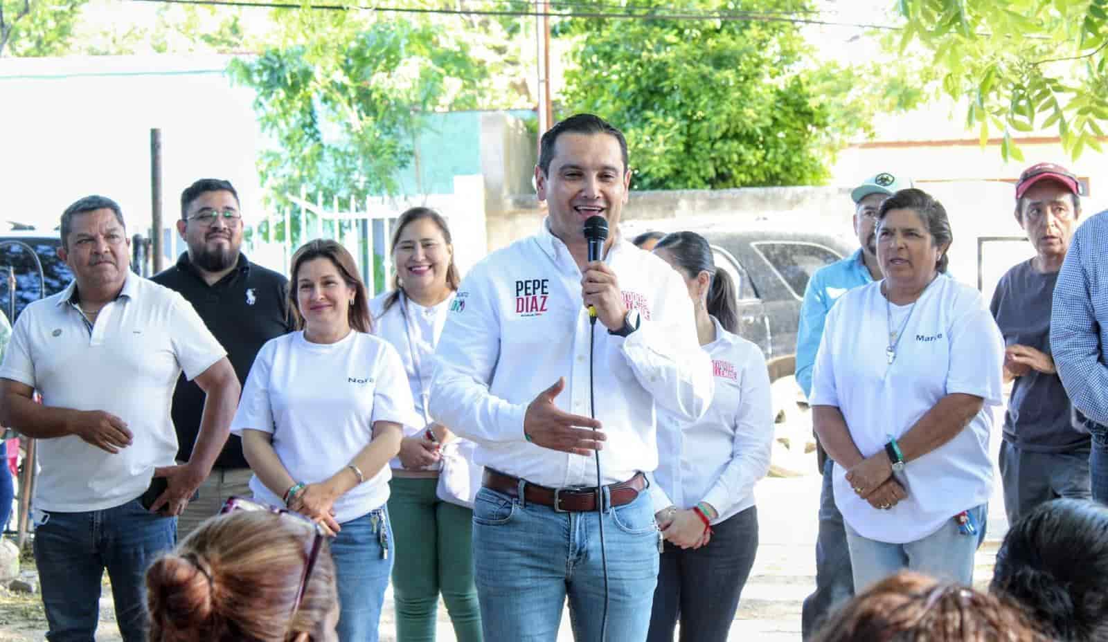 Candidato Pepe Díaz Gutiérrez continua su recorrido por colonias de Allende