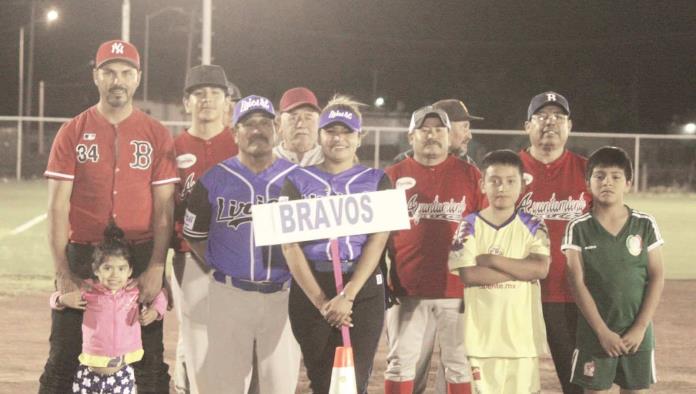 Inauguran en CC liga de Softbol