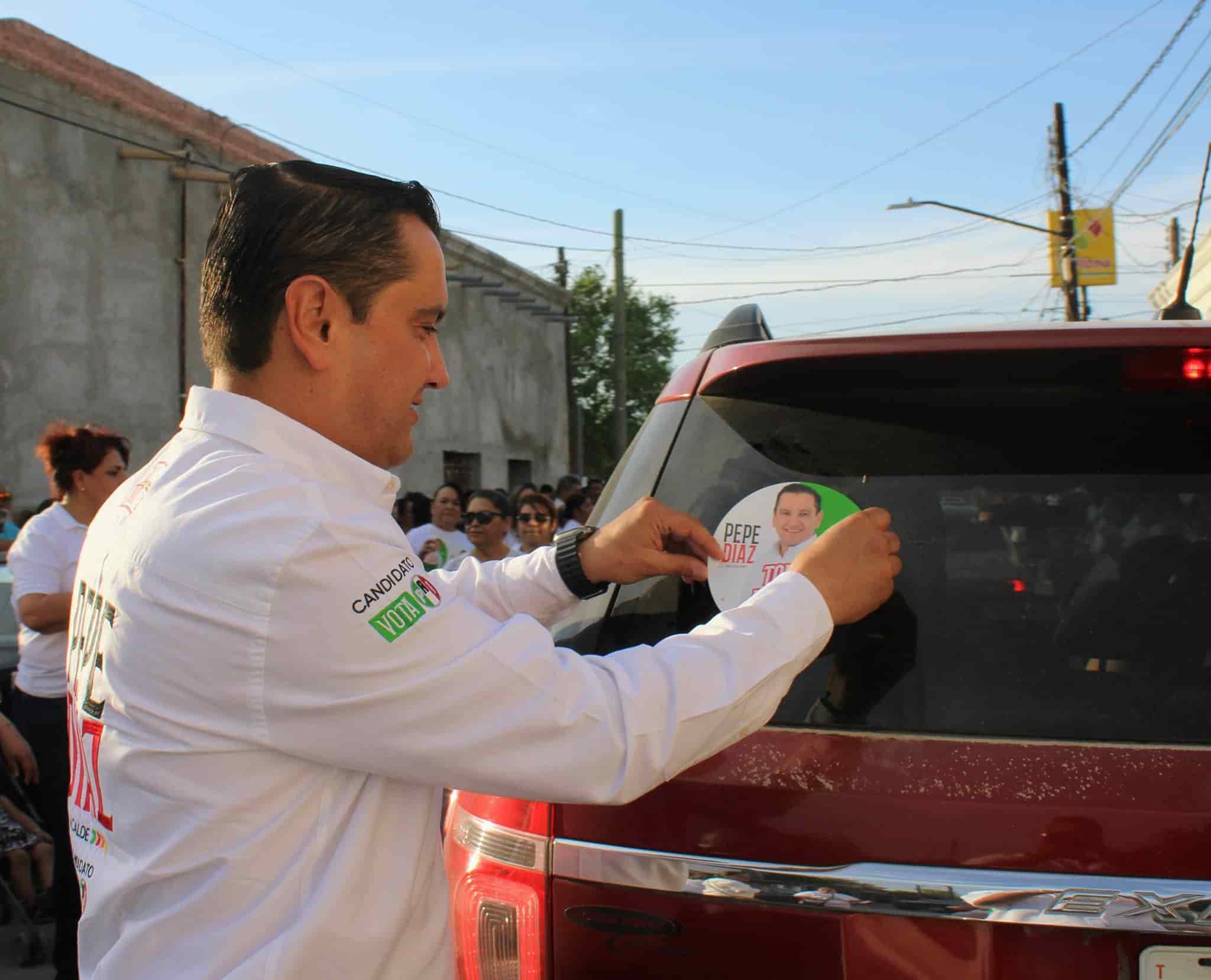 Realiza Pepe pega de calcas en mega crucero