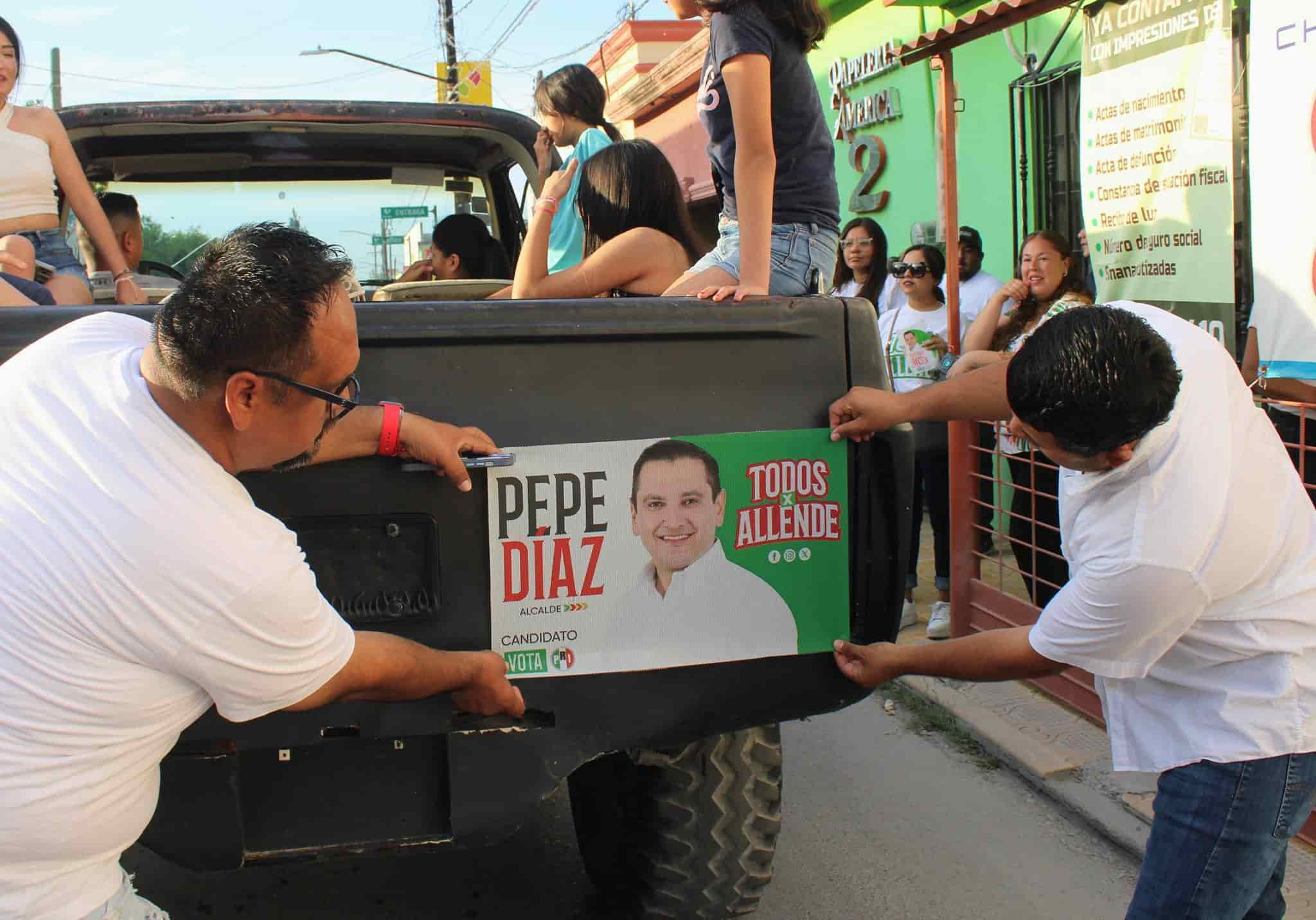 Realiza Pepe pega de calcas en mega crucero