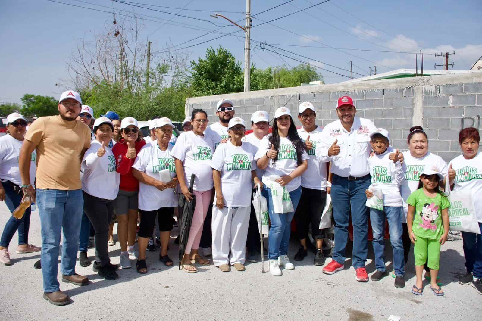 Habitantes de la Colonia Del Río recibieron al candidato de la Alianza por la Seguridad PRI-PRD-UDC, Carlos Villarreal.