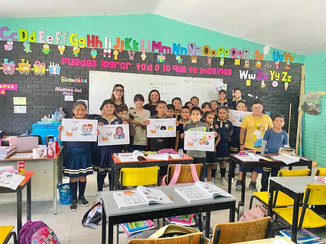 Alumnos de la primaria Margarita Maza de Juárez recibieron pláticas sobre cómo cuidar a sus mascotas.