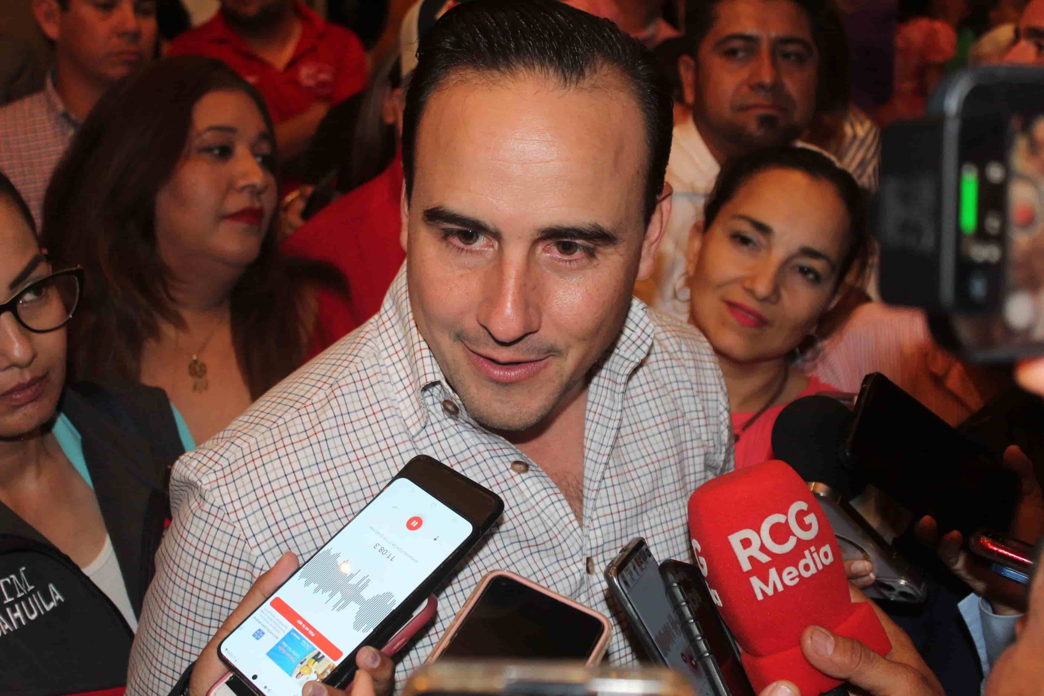 Anuncia el Gobernador Manolo Jiménez la llegada de nueva empresa a Monclova este año.