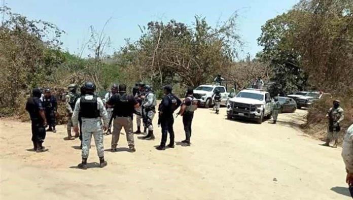Hombres armados ingresaron a escuelas de Guerrero para robar a los maestros