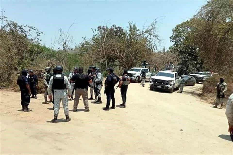 Hombres armados ingresaron a escuelas de Guerrero para robar a los maestros