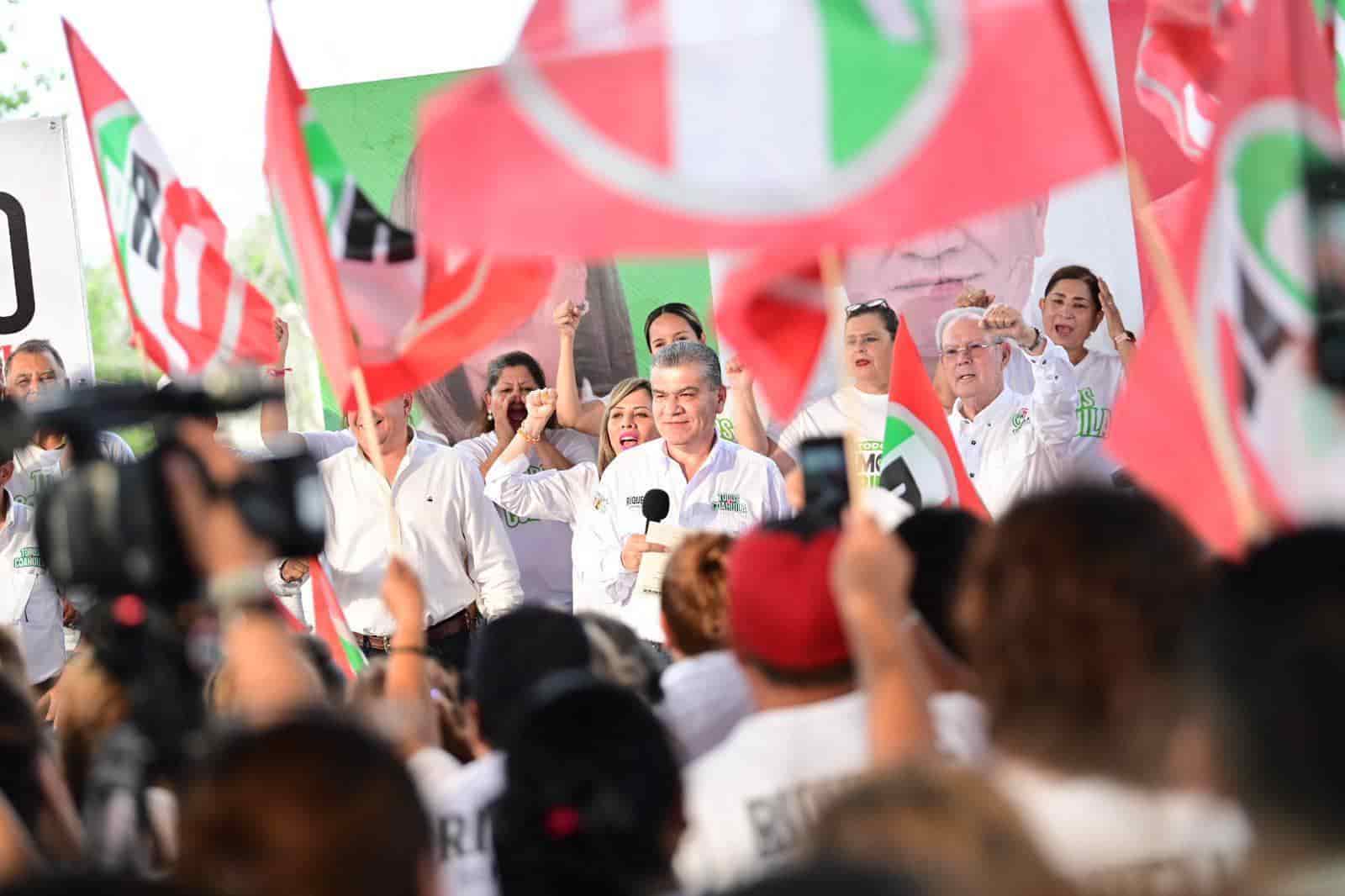 El candidato a Senador Miguel Ángel Riquelme visitó este miércoles municipios de la región carbonífera.