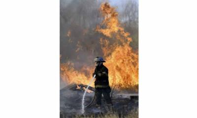 Destacan bomberos en combate de incendios