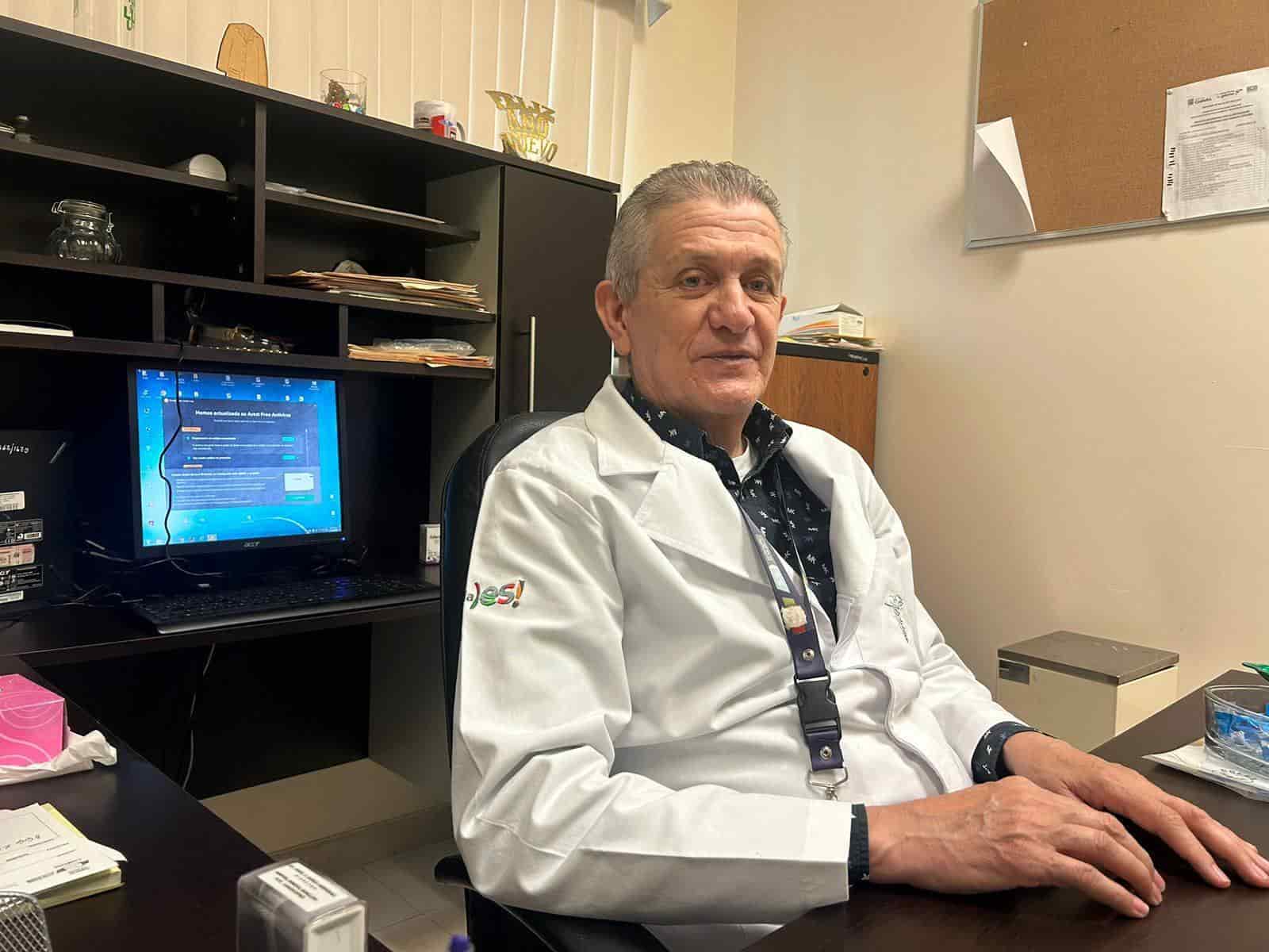 Ángel García; Director de Hospital Amparo Pape de Benavides.