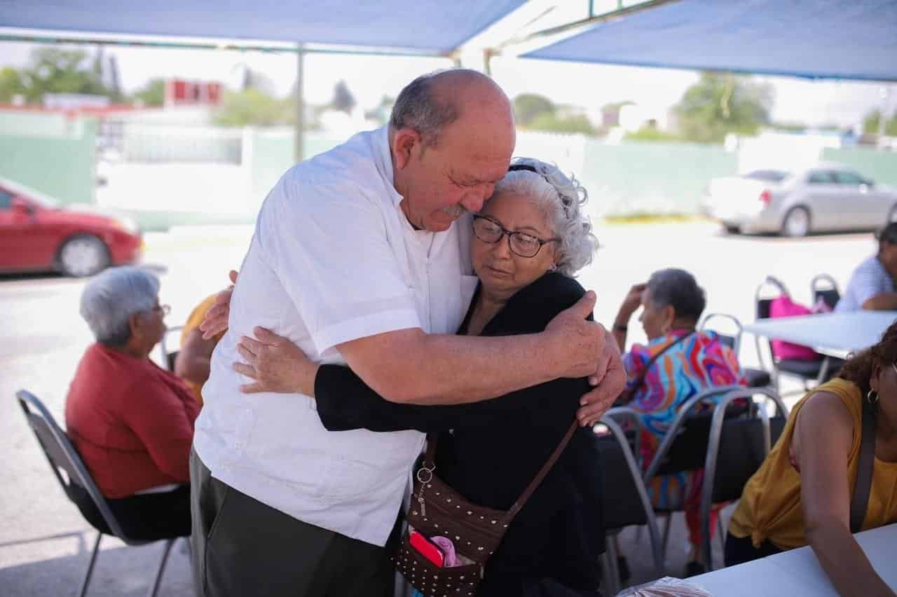 El Alcalde Juan Antonio Garza estuvo presente en la brigada de salud.
