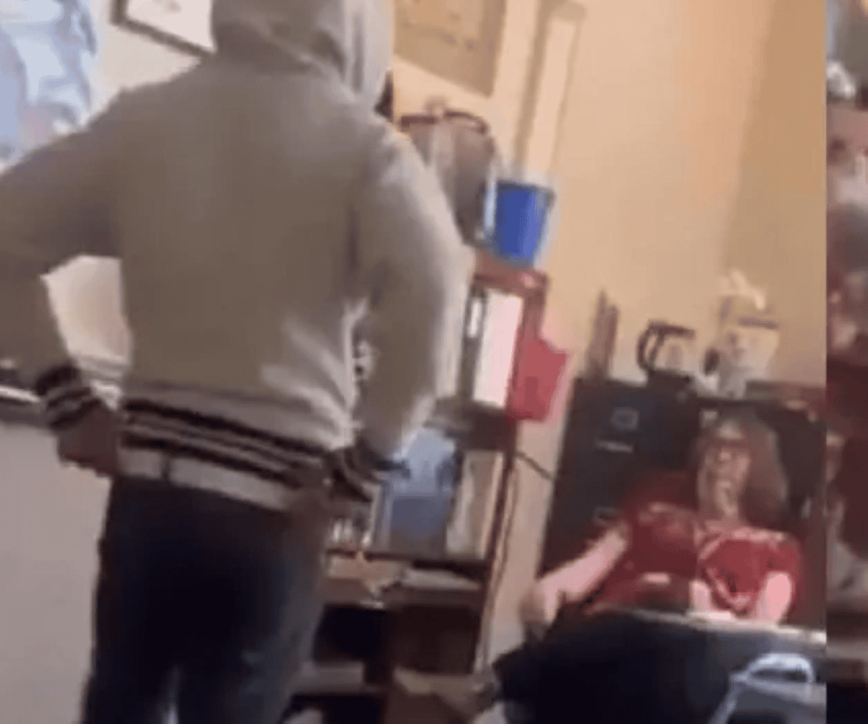 Arrestan a estudiante que abofeteo a su maestra en Carolina del Norte
