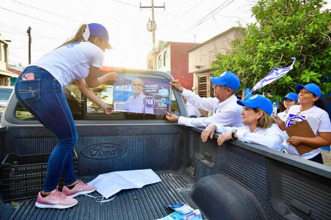El candidato panista, Mario Dávila, sigue visitando las calles de Monclova, fortaleciendo su presencia, al presentar las propuestas que llevaran a Monclova al crecimiento sostenible , lo que representara una mejor calidad de vida para los ciudadano.
