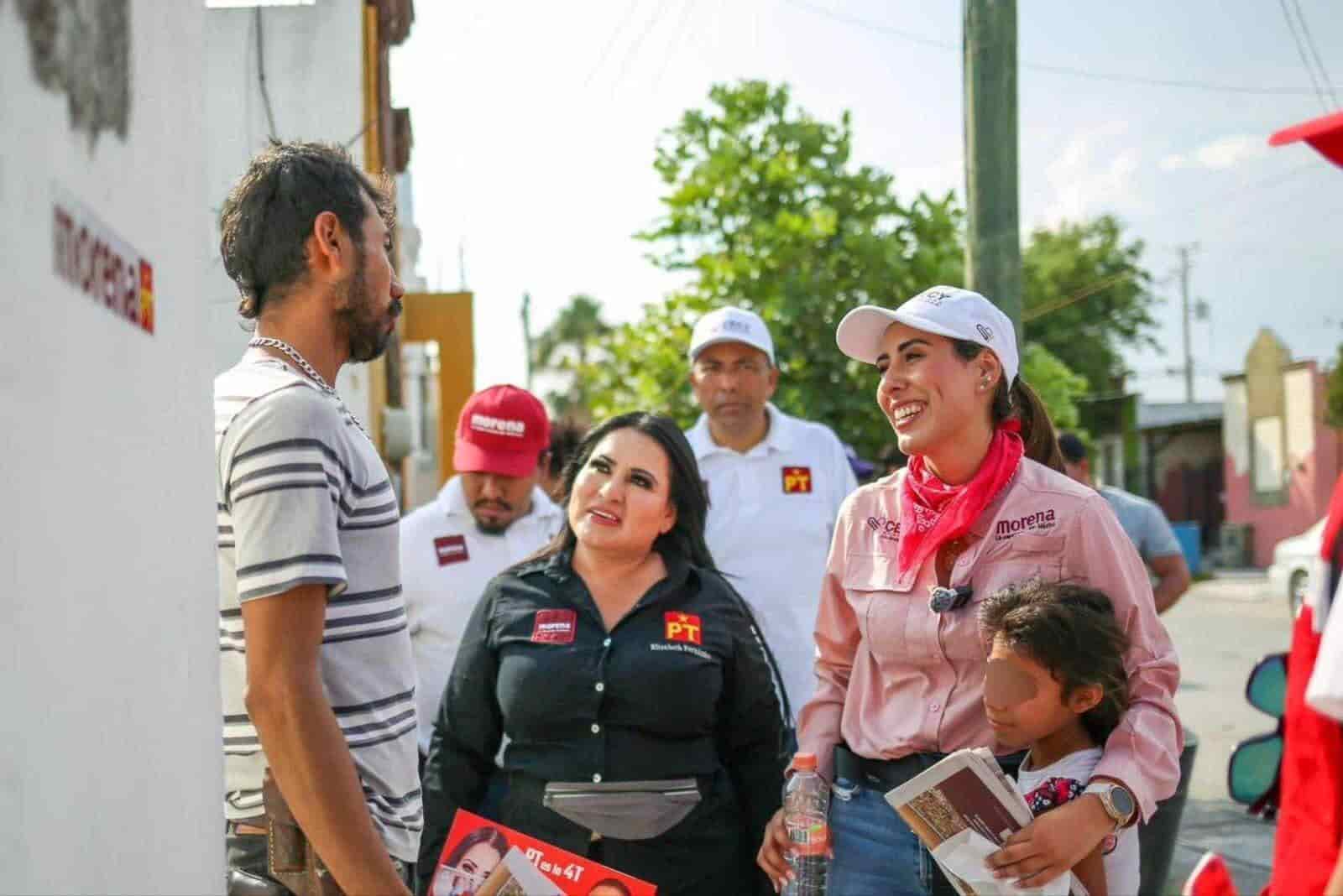 Visita Elizabeth el Barrio Cedros