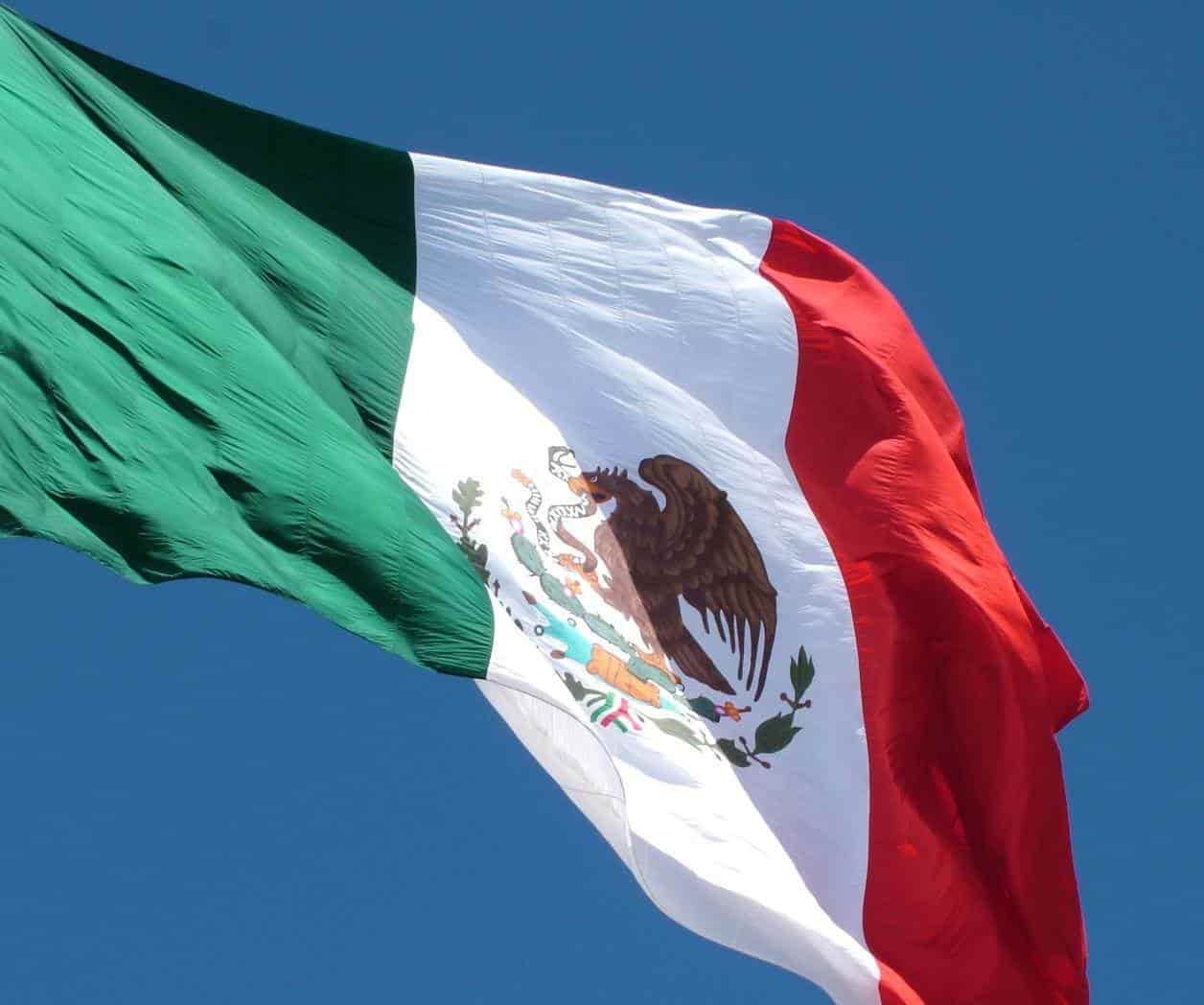 AMLO agradece a banqueos progreso económico en su sexenio