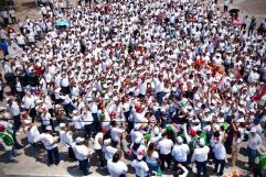Más de 2 mil acompañan a Carlos Villarreal