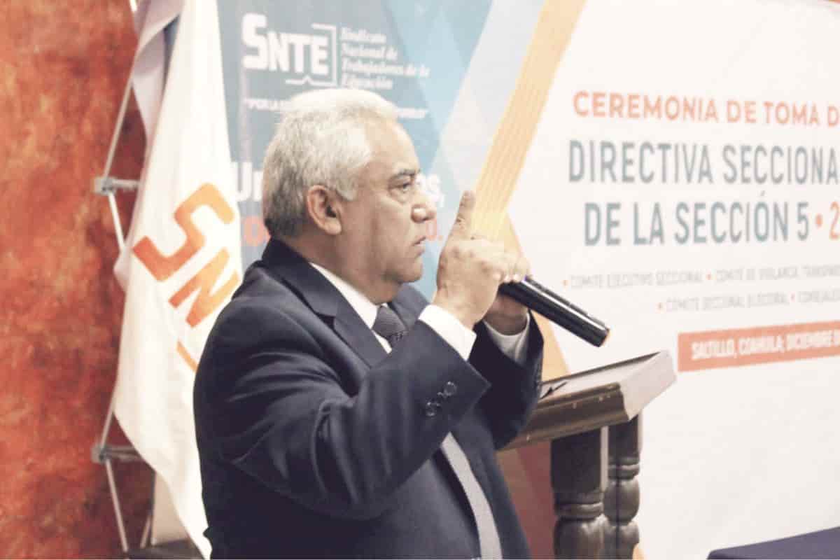 Everardo Padrón García, Secretario General de la Sección 5 del Sindicato Nacional de Trabajadores de la Educación.