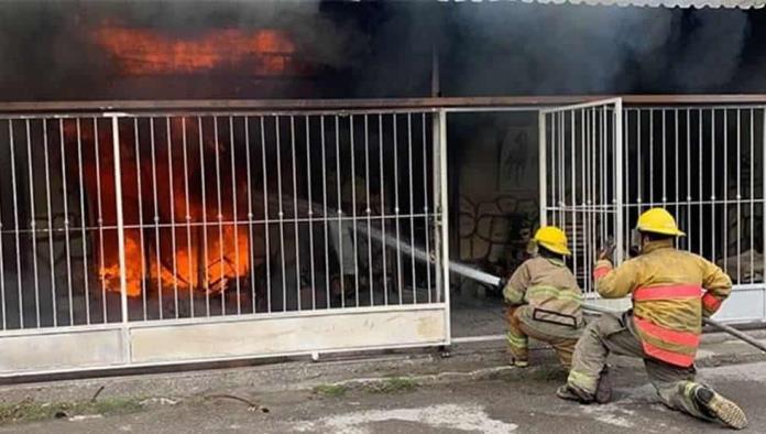 Fuego arrasa con hogar Y deja persona herida