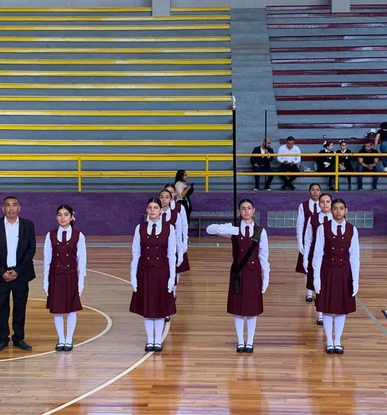 Destacan en concurso de escoltas alumnas de Sec. Lucio Blanco