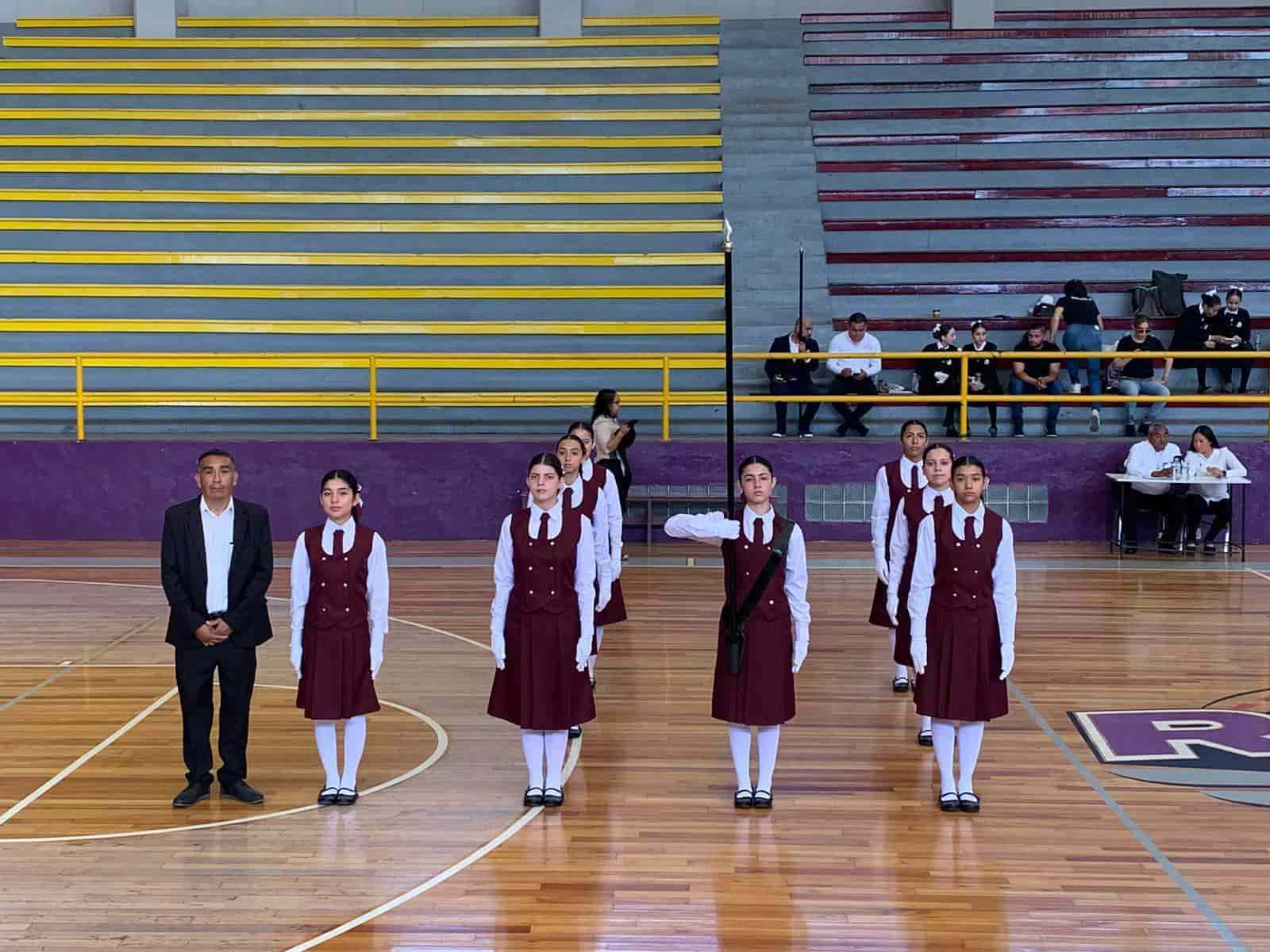 Destacan en concurso de escoltas alumnas de Sec. Lucio Blanco