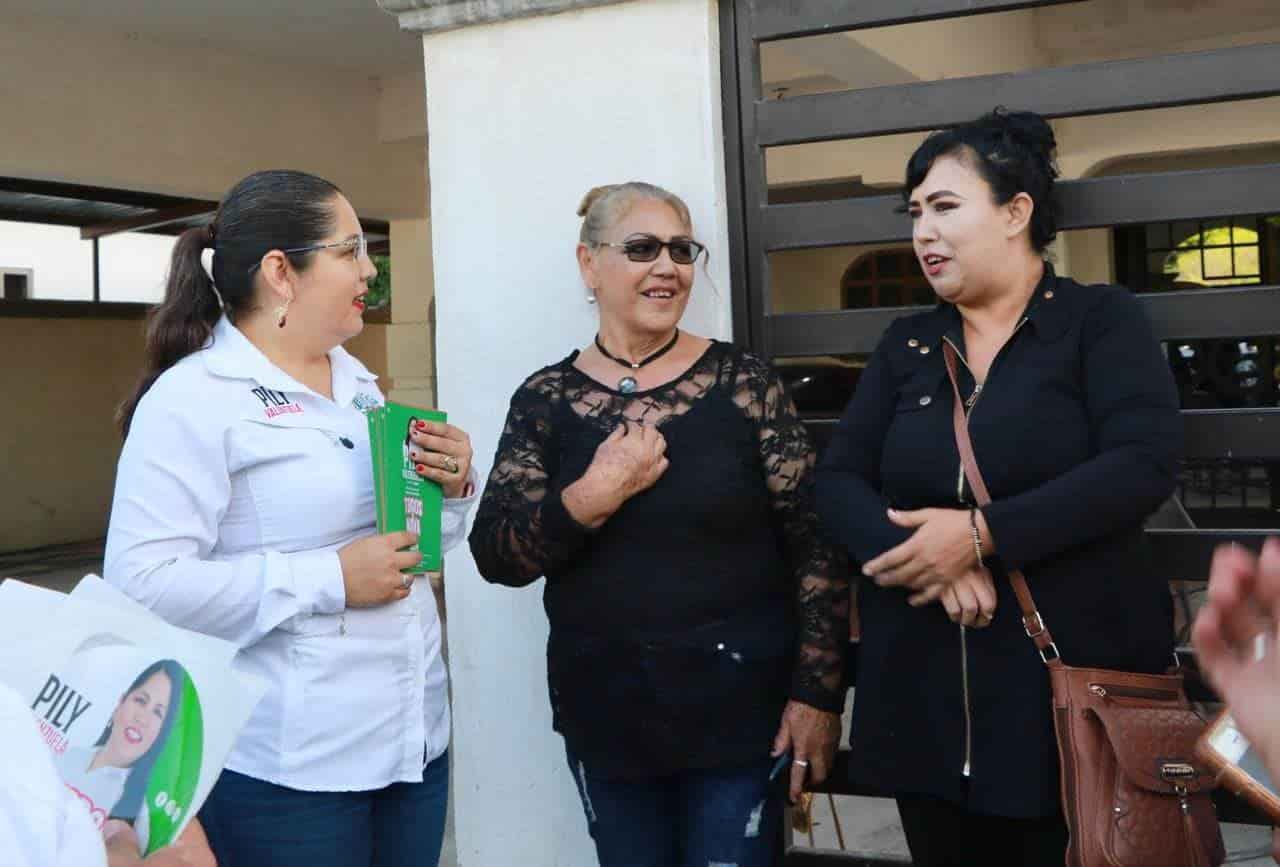 Candidata Pily Valenzuela lleva sus propuestas a las calles de Seccional 517 en  Nava