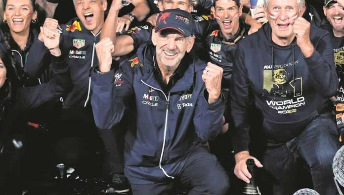 Adrian Newey, la mente maestra de Red Bull, abandonaría al equipo muy pronto