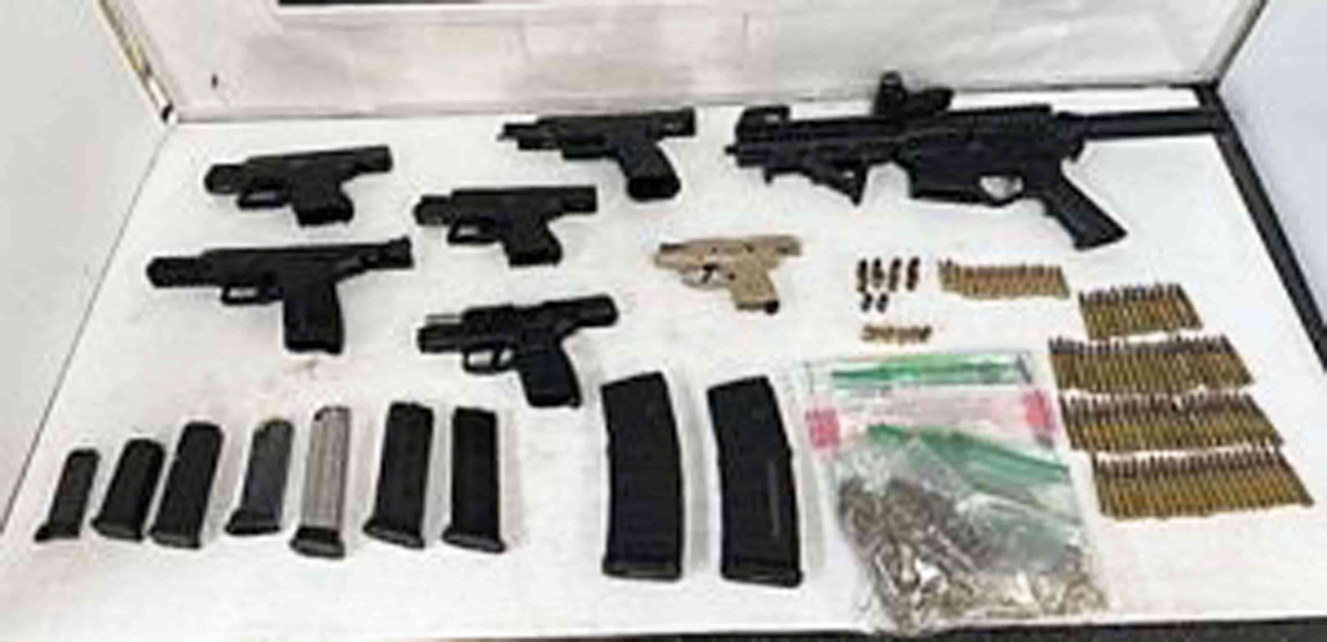 Incauta armas, municiones y marihuana en un vehículo que se dirigía a México